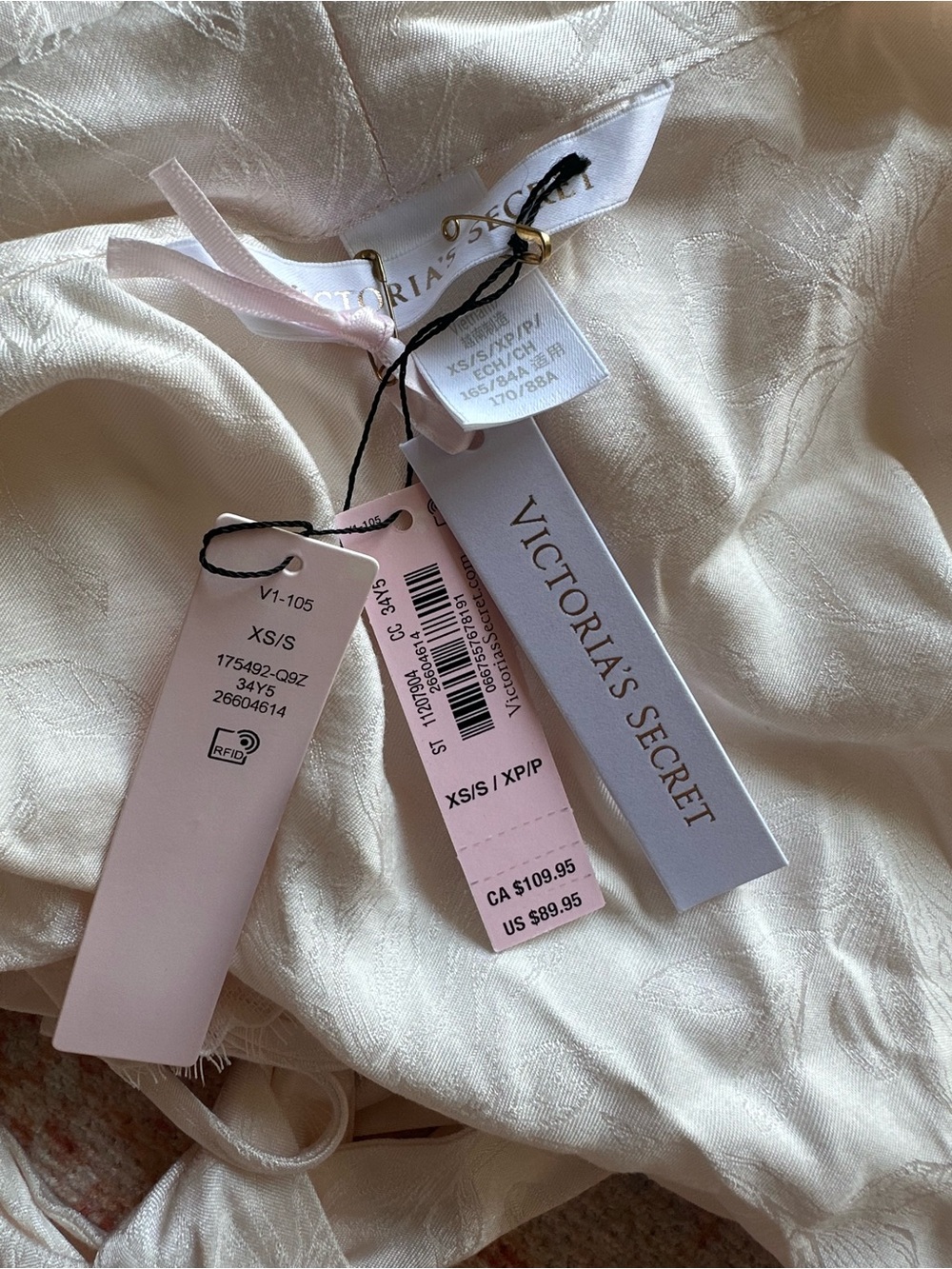 NWT Victoria’s Secret ivory satin and lace robe boho whimsy coquette fairy XS/S - Picture 3 of 4